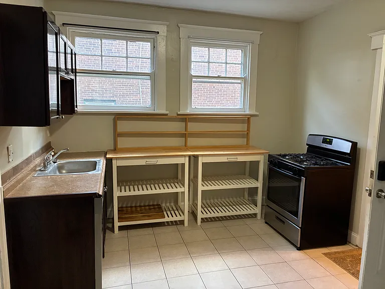 511 Forest Ave #1 — Photo 2