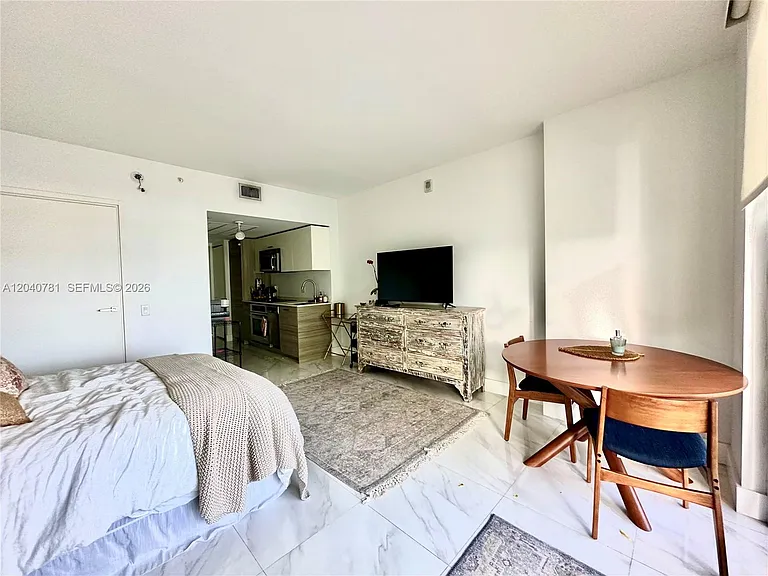 1300 Brickell Bay Dr #2106 — Photo 3