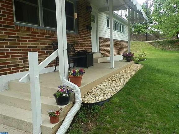 4th image of 1 Harvey Cir