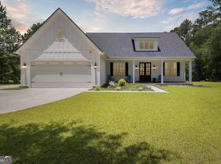 1609 Lee Rd, Pembroke, GA 31321