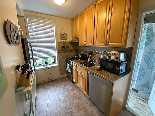 Rented by Highline Residential | media 9