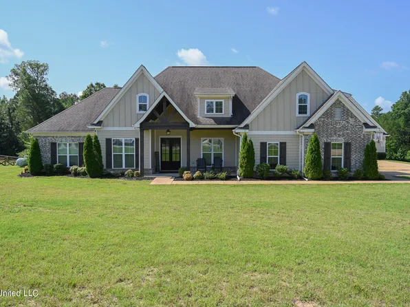 12955 Pebble Ridge Dr, Byhalia, MS 38611