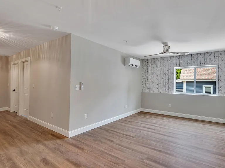 36 Pawling Ave #204 — Photo 11