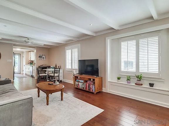 5th image of 3060 Walton Pl