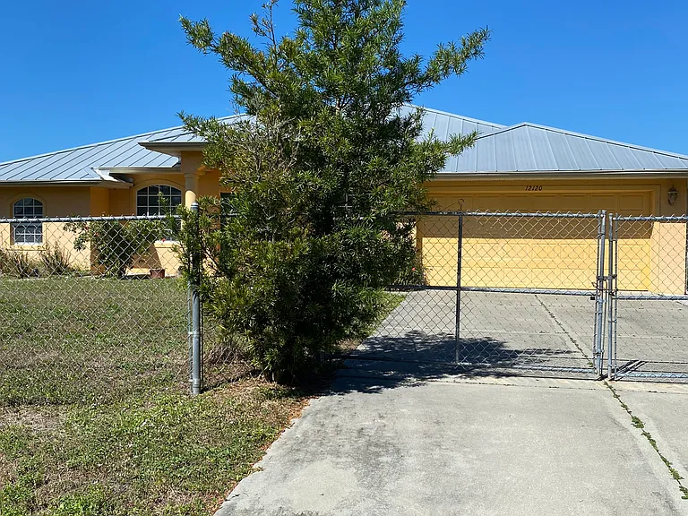 12120 Granada Dr — Photo 4