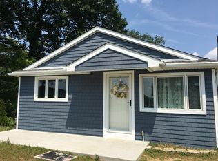 411 Lake View Dr, White Lake, MI