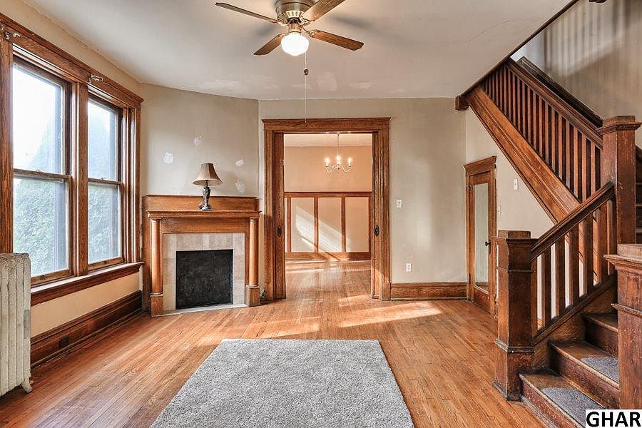 2nd image of 234 Emerald St