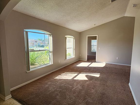 5th image of 9 Catalina Ct