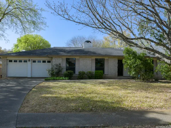 114 Wolf PR, Universal City, TX 78148