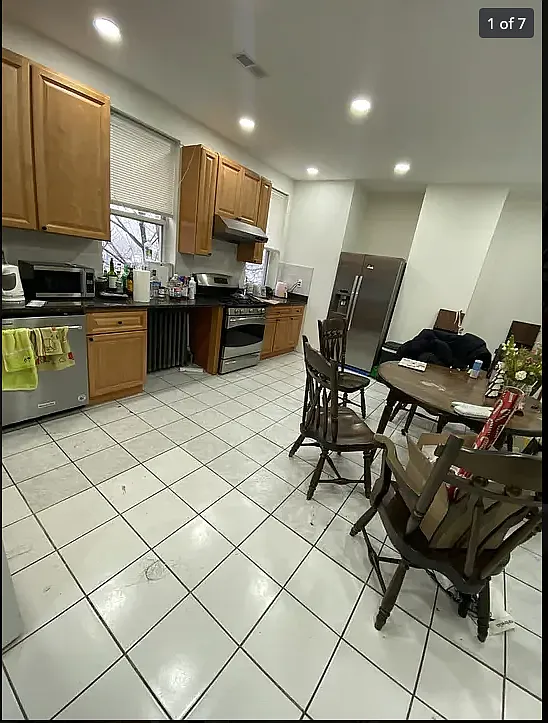 4 bed, 9999 sqft, $5,300 — Photo 2