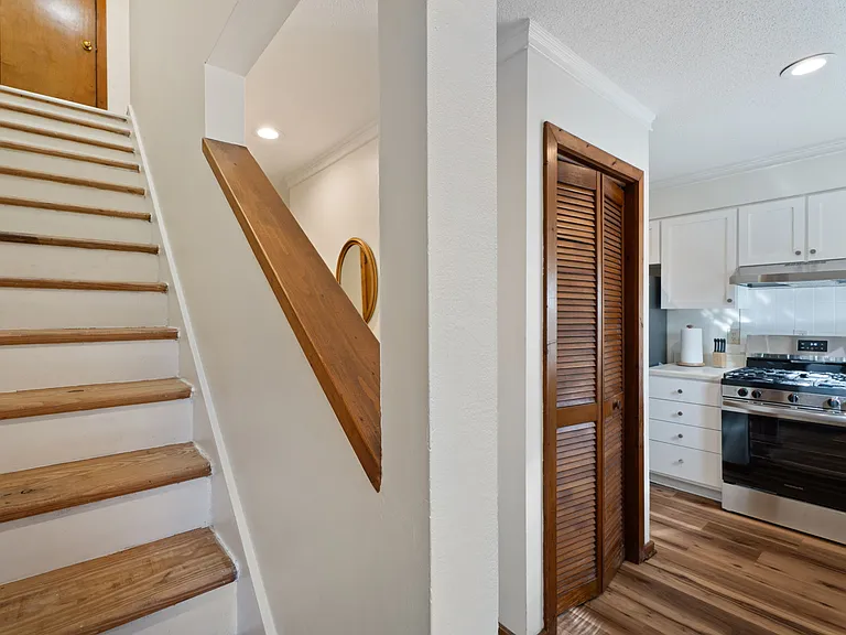 609 Hillsborough St #7 — Photo 16