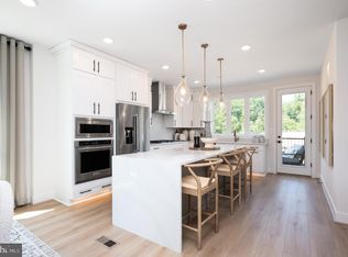 1641 Fellowship Sq #VN9QZI, Reston, VA 20190