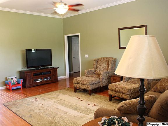 5th image of 105 Guernsey St