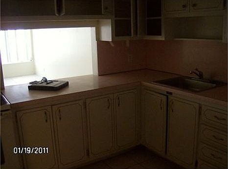 4th image of 1460 NE 169th St APT 305