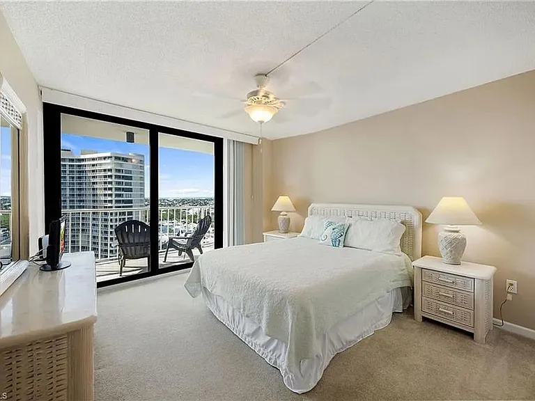 320 Seaview Ct #1208 — Photo 15
