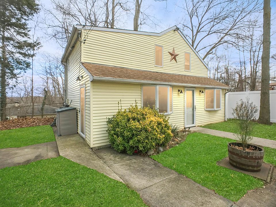 1st image of 69 Whittier Dr