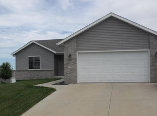 2780 Oshkosh Ln NW, Rochester, MN 55901
