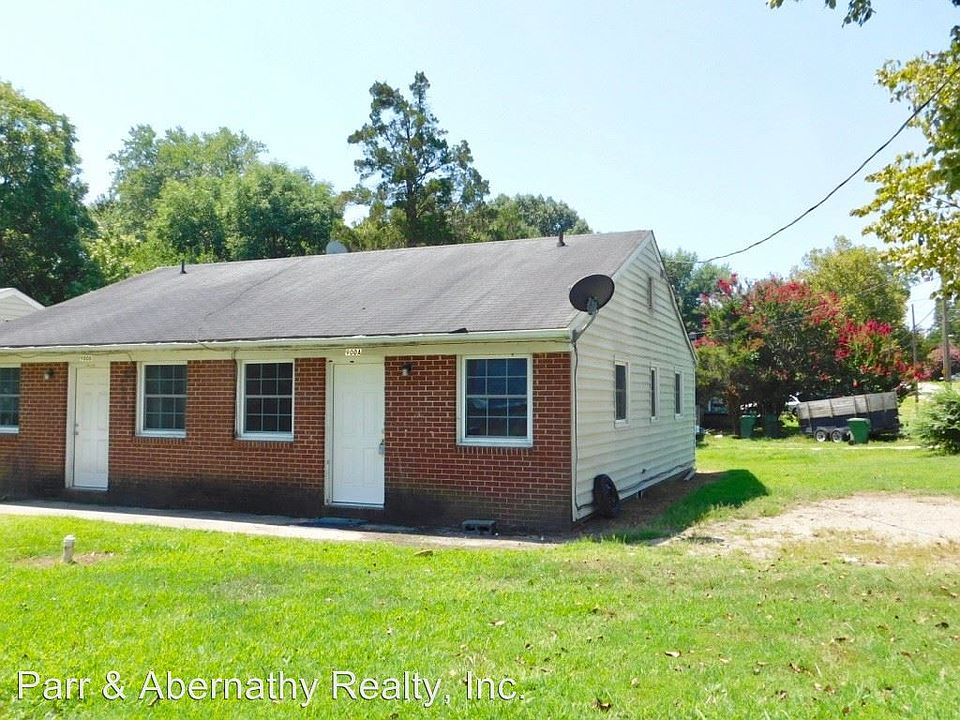 1st image of 900A Pine Ave