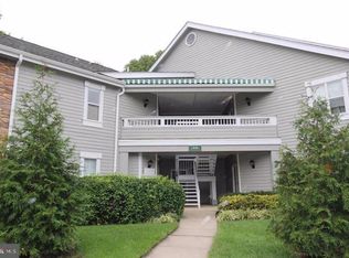 13081 Autumn Woods Way APT 103, Fairfax, VA 22033