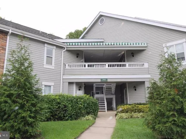 13081 Autumn Woods Way APT 103, Fairfax, VA 22033