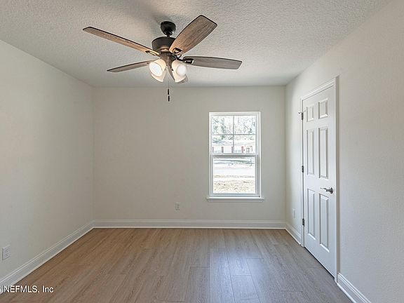 3rd image of 1833 MILLER Street