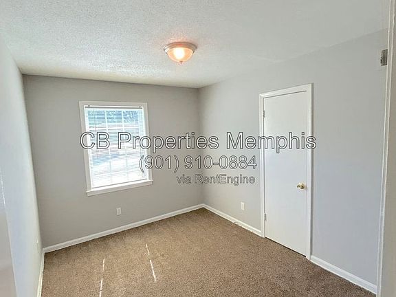 3rd image of 4811 Bradford Dr