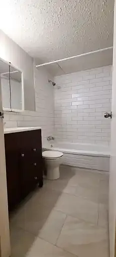Studio, 1.0 bath, 625 sqft, $1,050 — Photo 2