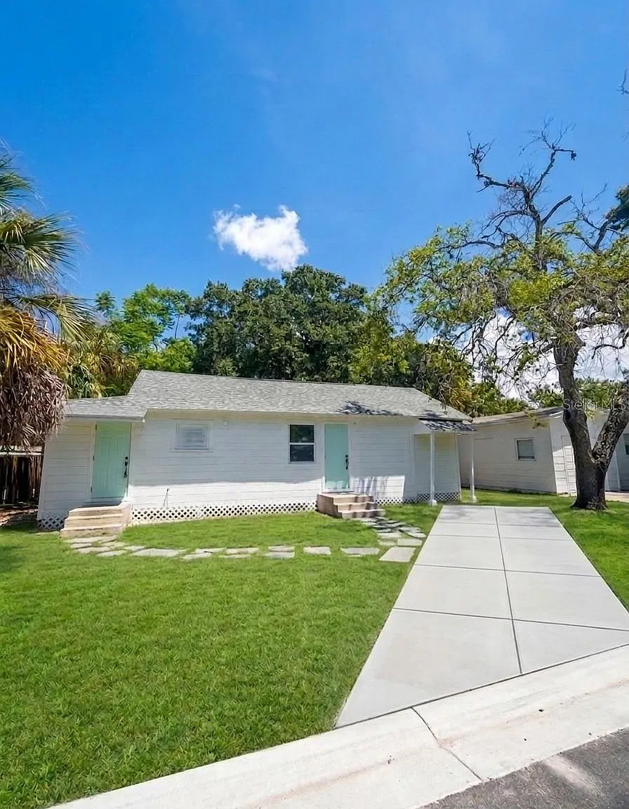 3 bed, 1.0 bath, 1037 sqft, $2,895 — Photo 1
