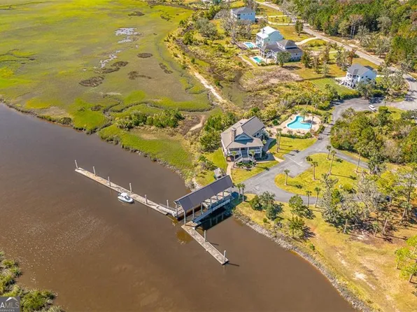 139 Canopy Ln, Waverly, GA 31565