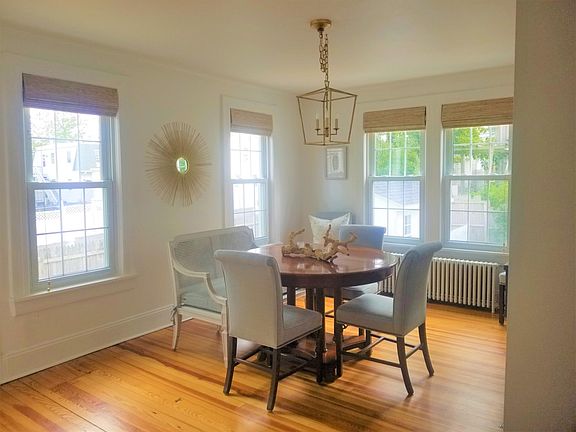 dining room area off kitchen