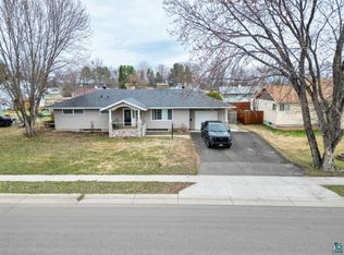 203 Wyandotte Rd, Hoyt Lakes, MN 55750