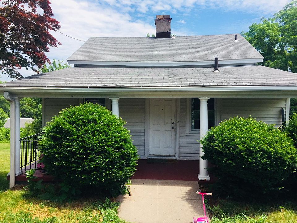 2nd image of 98 Robart St