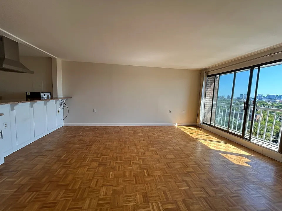 1105 Massachusetts Ave #12G