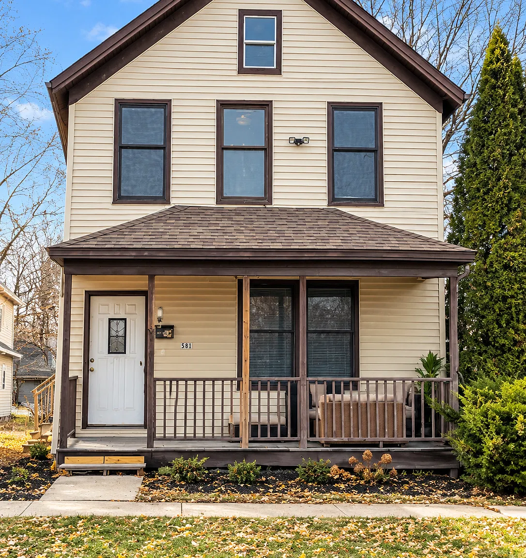 2 bed, $1,549 — Photo 1