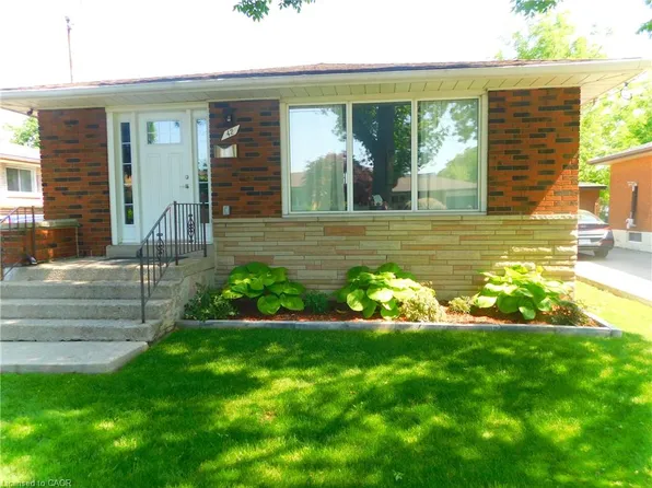 42 Atwater Cres, Hamilton, ON L9C 2E7