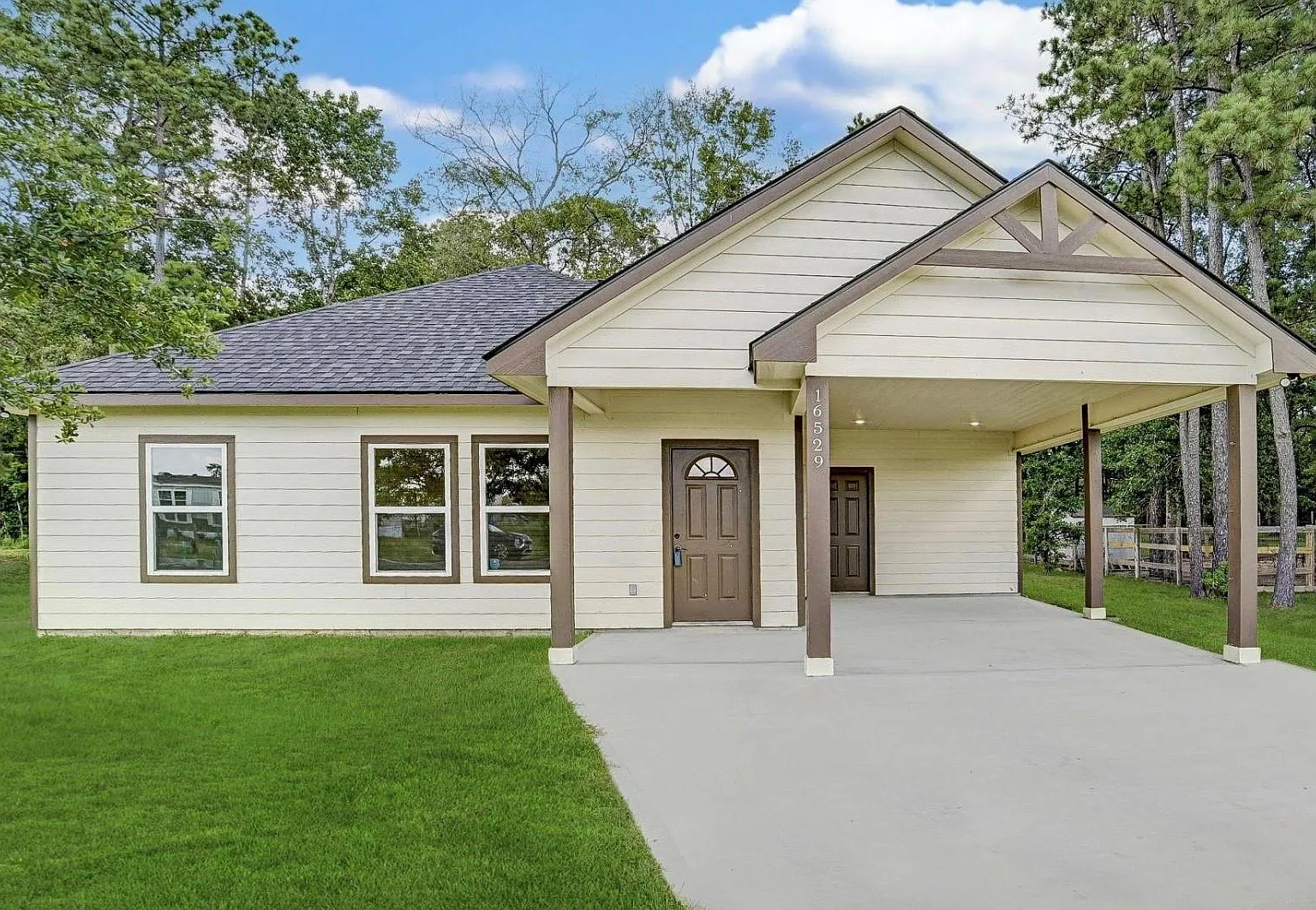 3 bed, 2.0 bath, 1400 sqft, $2,250 — Photo 3