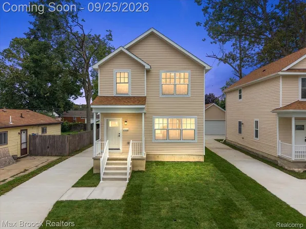 27828 Groveland St, Madison Heights, MI 48071