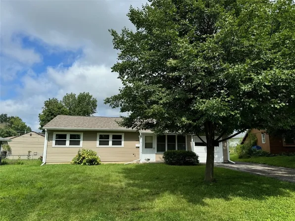 4810 Ford Ave NW, Cedar Rapids, IA 52405