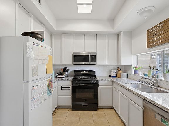 4th image of 1621 & 1623 W Adoue St