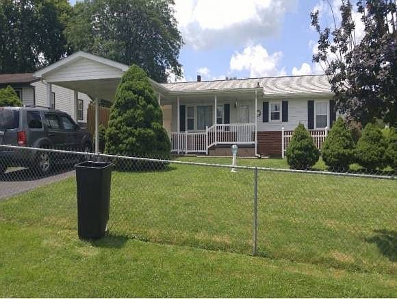 1st image of 800 Fairlane Dr