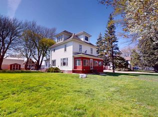 305 N Main St, Holstein, IA 51025