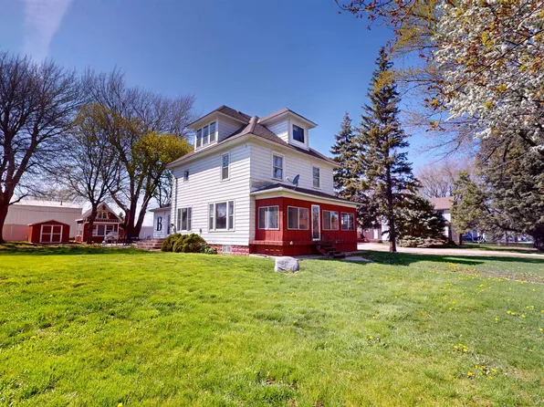 305 N Main St, Holstein, IA 51025
