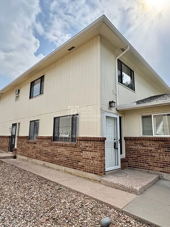 Beautiful 2-Bedroom Townhome for Rent in Lakewood | Wadsworth & Hwy 285 — Photo 1