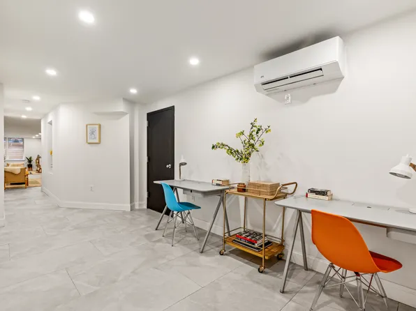 744 Park Place image 11 of 14