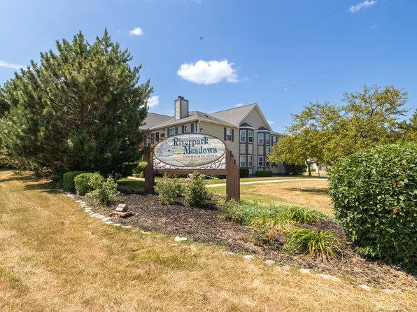 N25W24037 River Park DRIVE #11, Pewaukee, WI 53072