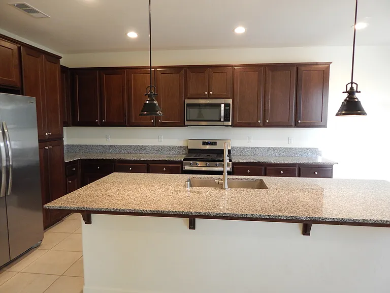 4613 W Payson Ct — Photo 2