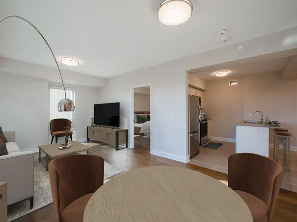 833 Richmond Rd, Ottawa, ON K2A 4A5