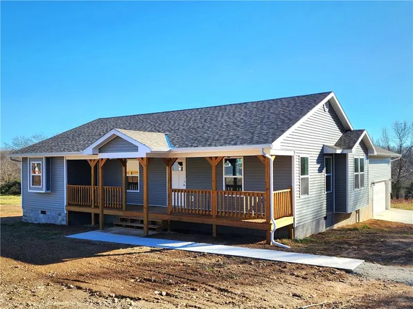 207 Cedarvale Rd, Berryville, AR 72616