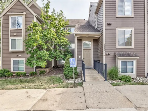 11220 Nieman Rd APT 301, Overland Park, KS 66210