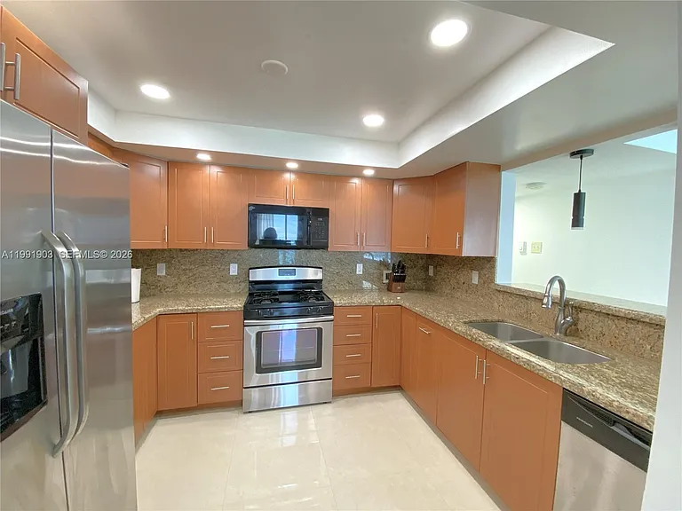 2030 S Ocean Dr #821 — Photo 11